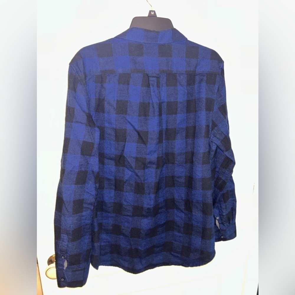 Kenneth Cole Black and Blue Checked Flannel Shirt. Size large - Picture 5 of 5